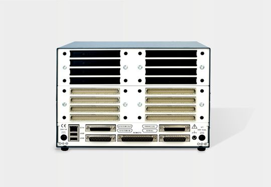 WK 260 PC Testgerät (Rückseite) - bestückt mit 8 Testmodulen